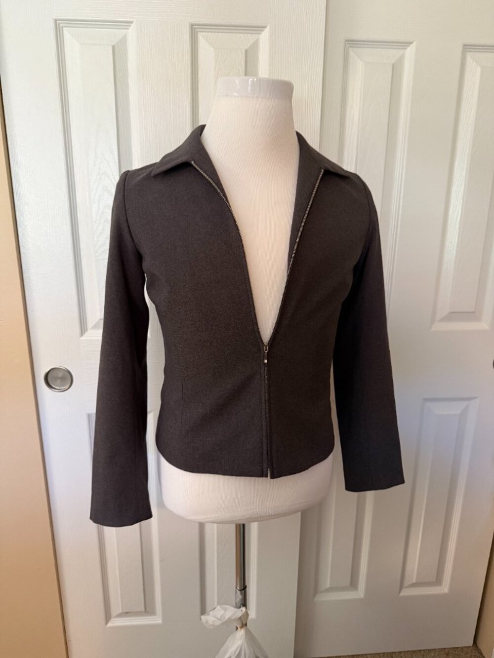 New York & Company City Stretch Charcoal Zip Front Blazer Jacket 4